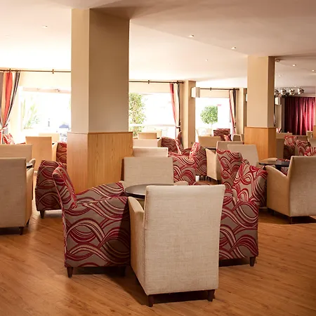 Ona Marinas De アパートホテル